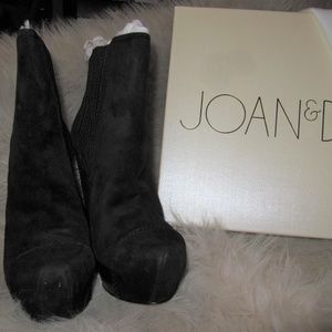 BLACK SUEDE PLATFORM BOOTIES